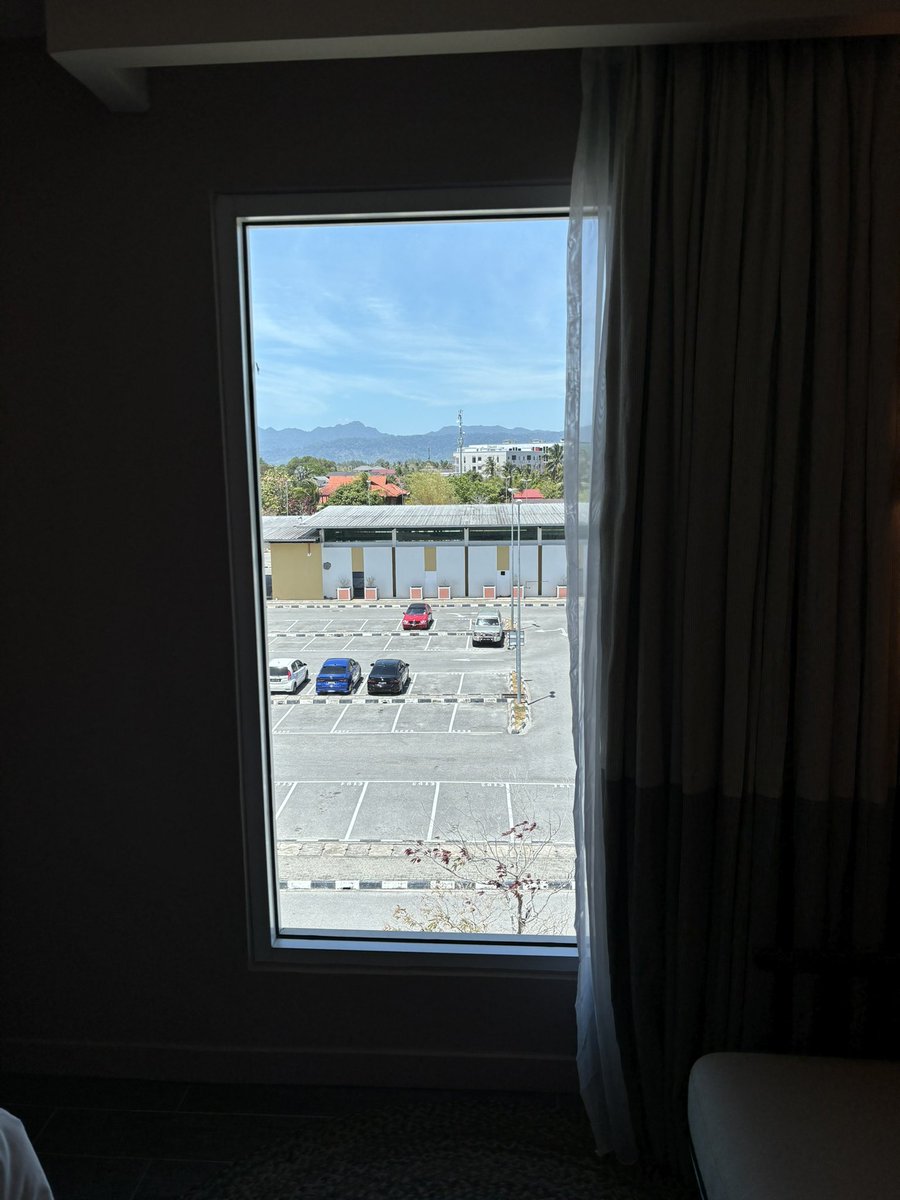 InspectorBasti's tweet photo. @All Inflexible staff! Booked Superior Room(should have balcony) at #MercureLangkawi Instead being given a family room (4 beds)which I don’t need and WITHOUT balcony. Hotel can’t change the room despite my 10:15am arrival. Apparently they are full. Very disappointed! Never again! https://t.co/lLRvhaTRly