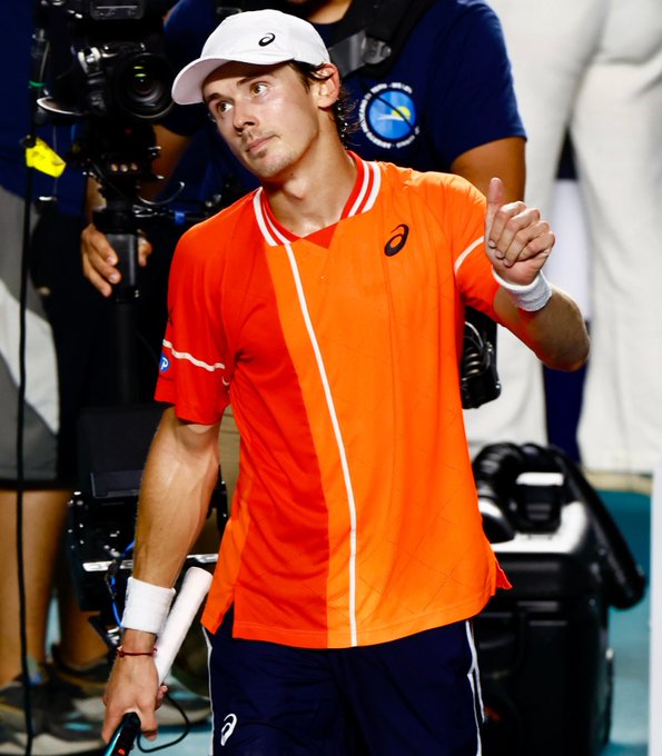 Australia's Alex De Minaur celebrates victory against Japan's Taro Daniel during the Mexico ATP Open 500 men's round of 32 tennis match at Arena GNP Seguros in Acapulco, Guerrero , Mexico on February 26, 2024.