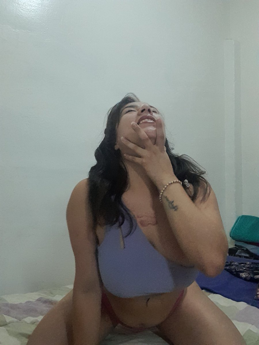ExtravaganceN's tweet photo. Así y tú apretandome la carita y comiéndome la boca 🥵🫣 https://t.co/BLTPbR8HNs