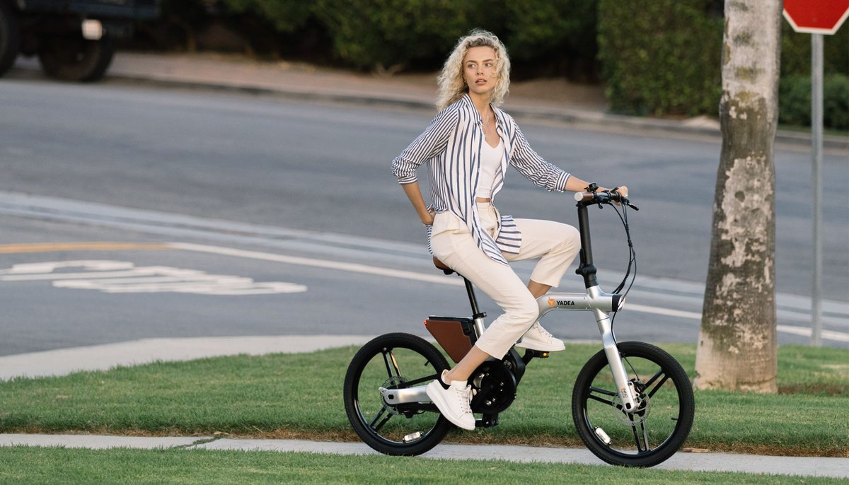 Yadea Innovator, Magnesium Single Arm with Foldable Itself Elegant and More Leisured #Yadea #electrifyyourlife #SustainableCommute #lightweight #weekendmood #leisure #freedom