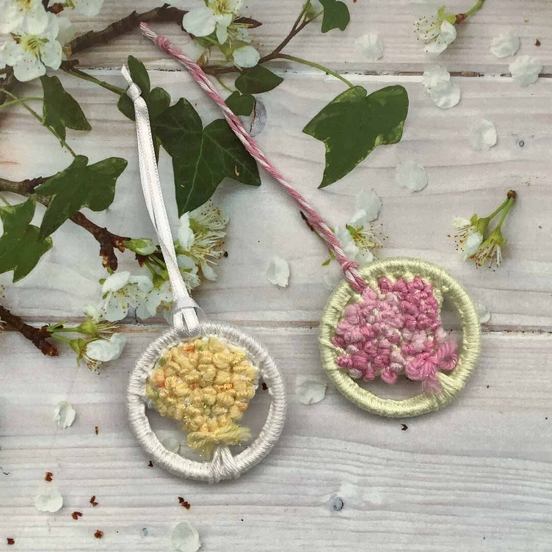 MaxinePring's tweet image. How lovely are these! gorgeous easter colours set of 2 Dorset Button Easter Hangers thebritishcrafthouse.co.uk/product/a-set-… #easterdecorations #tbch #tbchboosters
