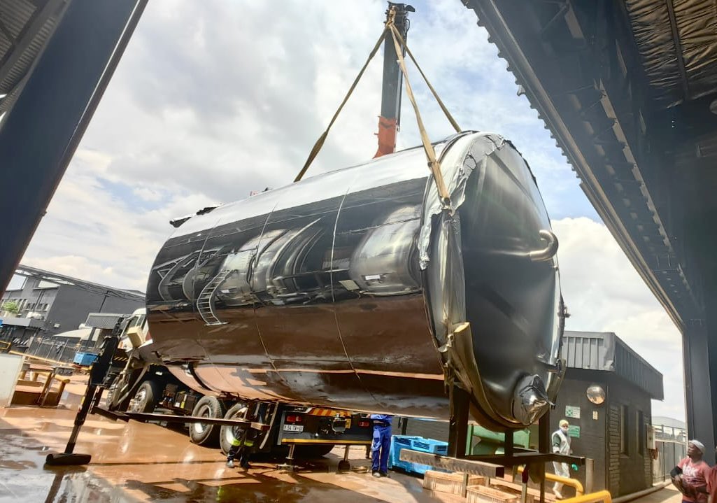 Metal_Tank_Ind's tweet image. Some Site Action🤩

🔹Recently our Team has worked on Site installing a 30,000lt Stainless Steel Palm Oil Storage Vessel🔹

Looking Good so far😎

#site 
#settingup 
#storagevessel 
#palmoilstorage