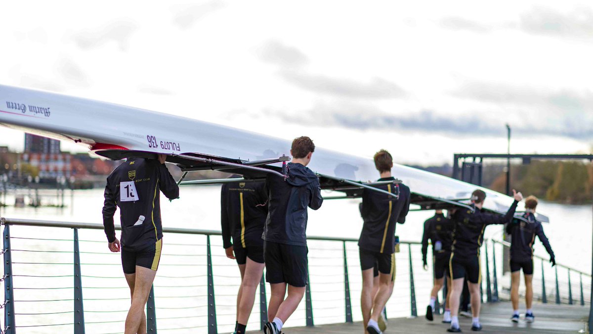 FulhamReachBC's tweet photo. Our Junior Boys 8 at the #HammersmithHead on Sun 18th Feb. Thanks to member Brian Goulding for the wonderful photos.
#Rowing #JuniorRowing #PowerOfSport #Sport #YouthSports https://t.co/BjW5D4dEsQ