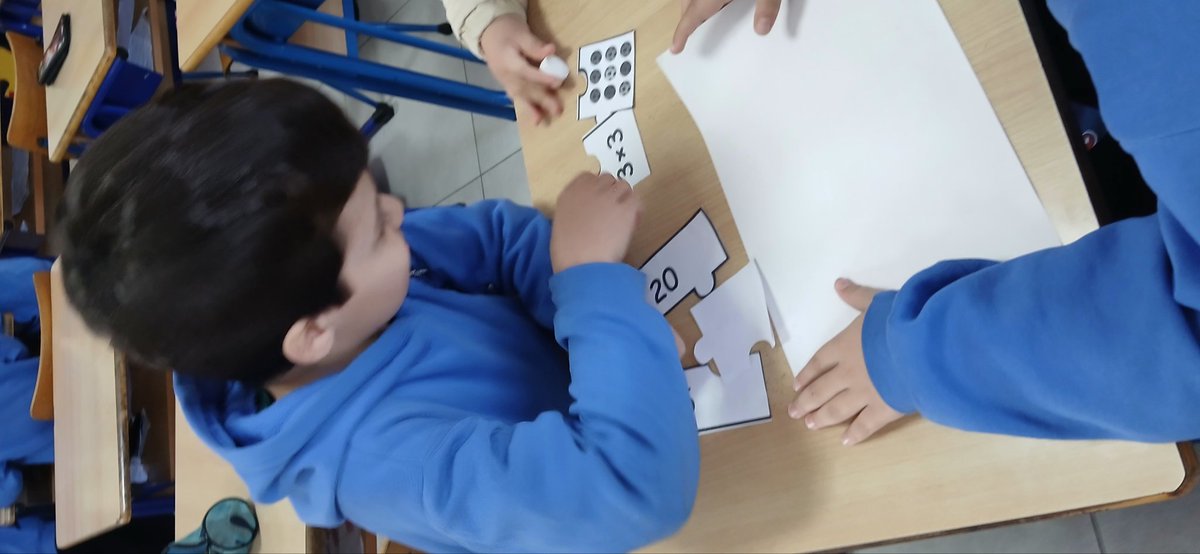 baltaji_rawan's tweet image. Teamwork in action! Grade 2 learners united to solve the multiplication array puzzle. 🧩✖️ 
#MathTeam #PuzzleSolvers
@FawziehHn @MakAishaSchool