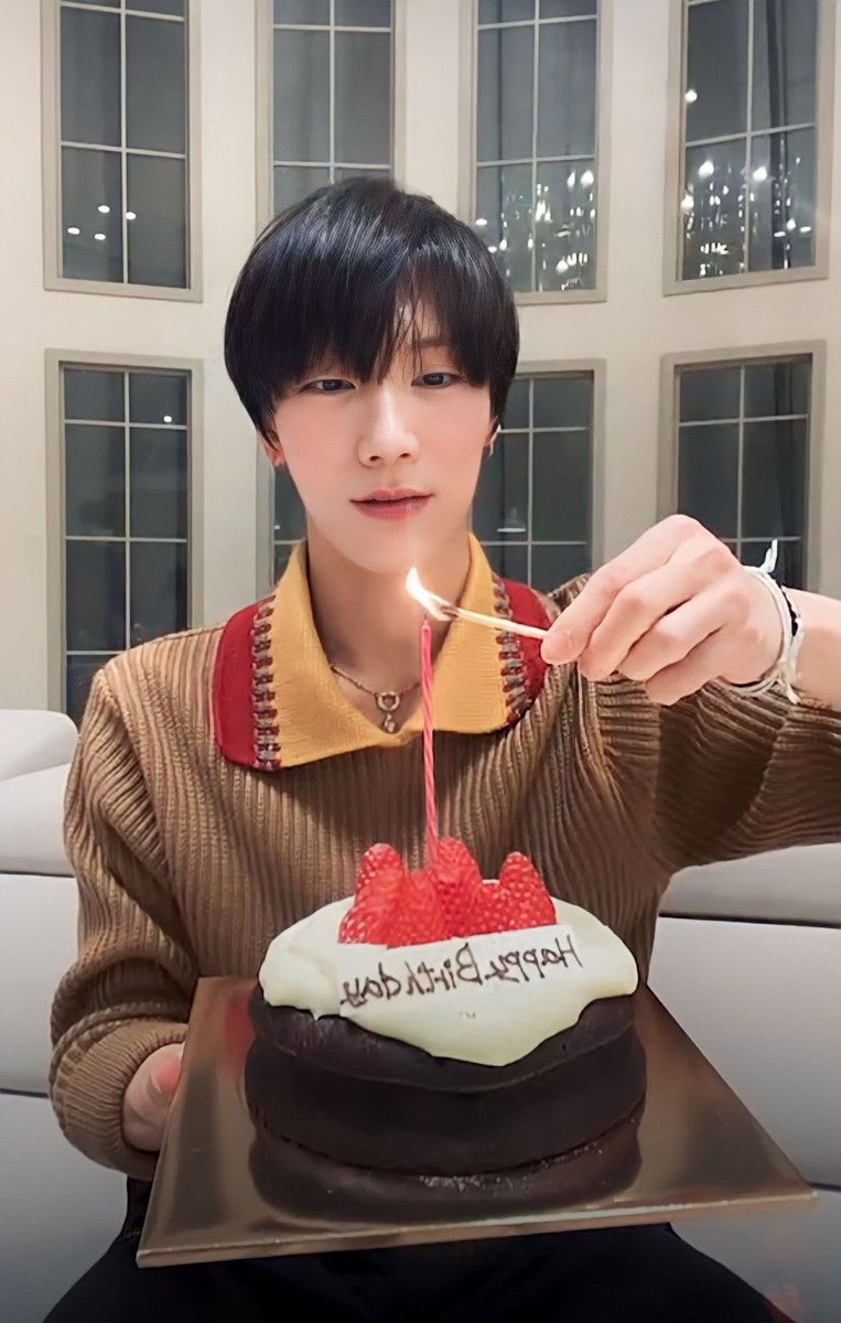DearSuperM's tweet photo. The happiest birthday we wish you, dear Ten. 💕
Hoping all your wishes and dreams come true and that you grow more and more as the wonderful artist that you are! Celebrate and enjoy the day to the fullest 🎉🎂

10VELY TEN DAY 
#테니2024생일축하해NIGHTWALKER 
#HAPPYTENDAY https://t.co/ueFT2uing4