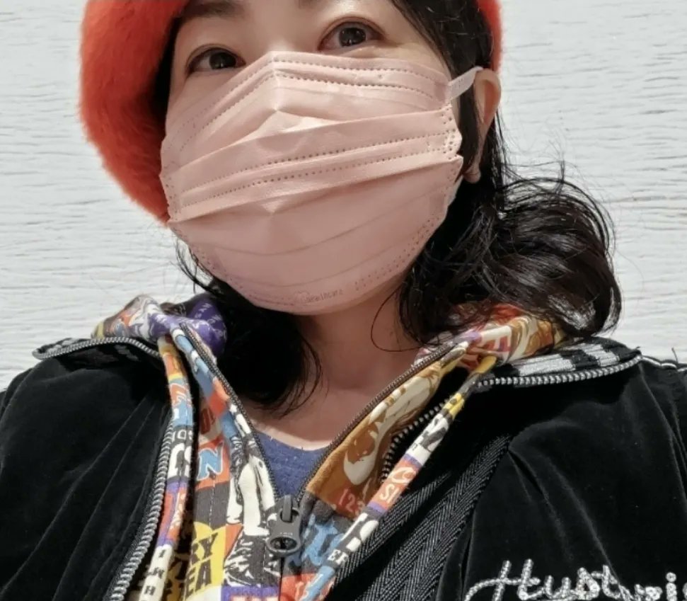 liccatanaka1121's tweet photo. とっても盛り上がりました😃🎶
先日2月24日(土)
下北沢 #空飛ぶこぶたや 
さんでの #SnowflakeObsidian 
ライブの模様は
YouTubeこぶたやチャンネルさんでアーカイブ視聴できます

空飛ぶこぶたやさんと
スノフレの活動を支援できる応援チケットは3/1まで購入できます☆
是非宜しくお願い致します😊🎀 https://t.co/yxXLT8WUoj