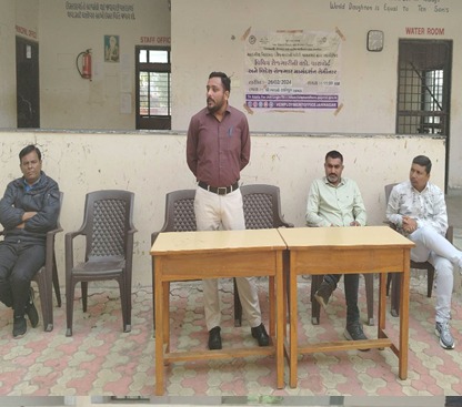 infojamnagargog's tweet image. જામનગર જિલ્લા રોજગાર કચેરી દ્વારા આમરા સરકારી હાઈસ્કુલ ખાતે રોજગાર અને કારકિર્દીલક્ષી સેમિનાર યોજાયો

આ સેમિનારમાં ધોરણ 9 થી 12 ના 136 થી વધુ વિધાર્થીઓએ ભાગ લીધો હતો

#jamnagar #jamnagarnews #schoolproject #gujarat #gujaratnews #gujaratinews #careerdevelopment #CareerGrowth