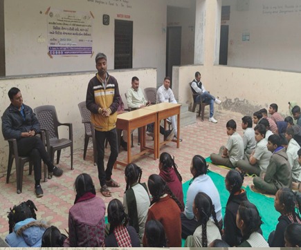 infojamnagargog's tweet image. જામનગર જિલ્લા રોજગાર કચેરી દ્વારા આમરા સરકારી હાઈસ્કુલ ખાતે રોજગાર અને કારકિર્દીલક્ષી સેમિનાર યોજાયો

આ સેમિનારમાં ધોરણ 9 થી 12 ના 136 થી વધુ વિધાર્થીઓએ ભાગ લીધો હતો

#jamnagar #jamnagarnews #schoolproject #gujarat #gujaratnews #gujaratinews #careerdevelopment #CareerGrowth