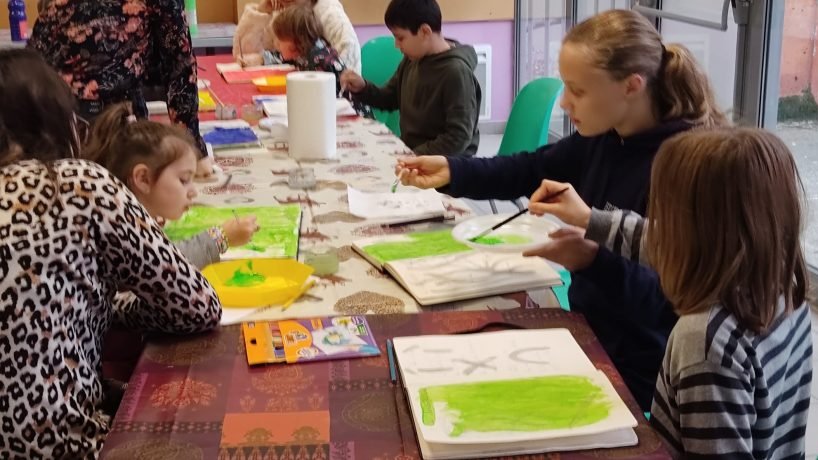 🏄‍♀️ LocoMotive organise des événements depuis plus de trente ans pour égailler la vie des enfants atteints de cancer ou de leucémie. En les accompagnant, cette association souhaite leur apporter soutien, conseils, réconfort et joie de vivre. À lire ➡ cutt.ly/lwNDaUTm