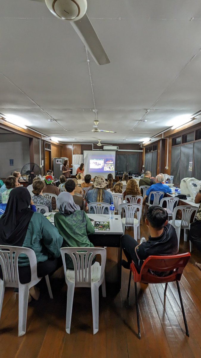 Darsh_Chellaiah's tweet photo. Spent a fun few weeks in Borneo, mentoring aspiring Env scientists from UniSC, delving into a dynamic array of fieldwork and scientific techniques for learning more about tropical forest ecology.
Was a fulfilling experience nurturing the next gen of environmental stewards :) https://t.co/3ArMHe3J51