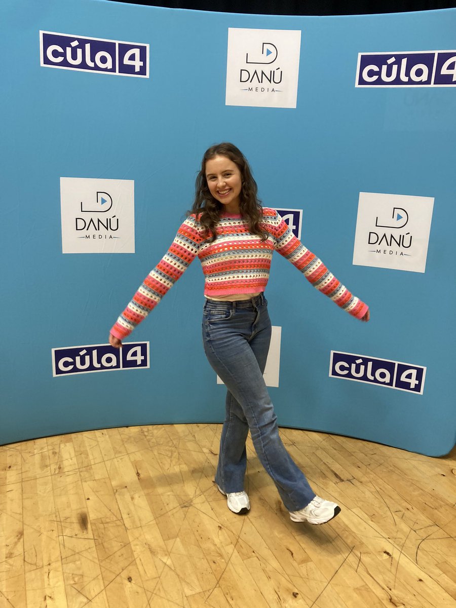 dmpr_galway's tweet image. Anseo #irishdeafvillage @IrishDeafSoc seoladh @danumediagalway @SaolElla le @Cula4_TG4 #isl #irishsignlanguage