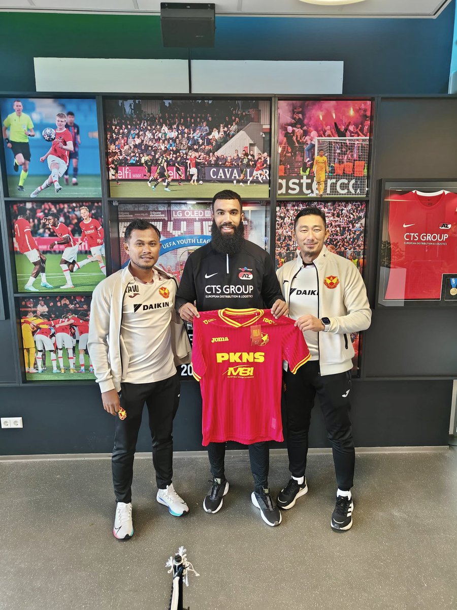 FirdausTanAziz's tweet photo. The @SelangorFC International Coach Development Program (Professional Club Visit) - @AZAlkmaar, AFAS Trainingscomplex.

Details in LinkedIn: link in bio.

#Alhamdulillah 
#AllPraisesToAllah
#SholluAlanNabiMuhammad
#TheJourneyContinues
#CoachDevelopment
#ProClubVisitNetherlands https://t.co/4w84f7LPAj