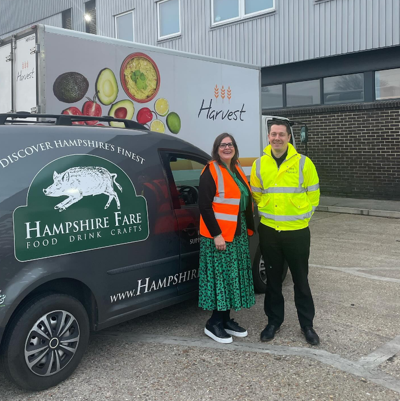 TLHFF's tweet image. We are so proud to be members of @hampshirefare who inspire residents to discover the abundance of produce available on our doorstep in Hampshire! 🤝

Discover our local range on our website!

#Chefs #ChefsofInstagram #SeasonalEats #HampshireFood #Southampton #LocalProduce