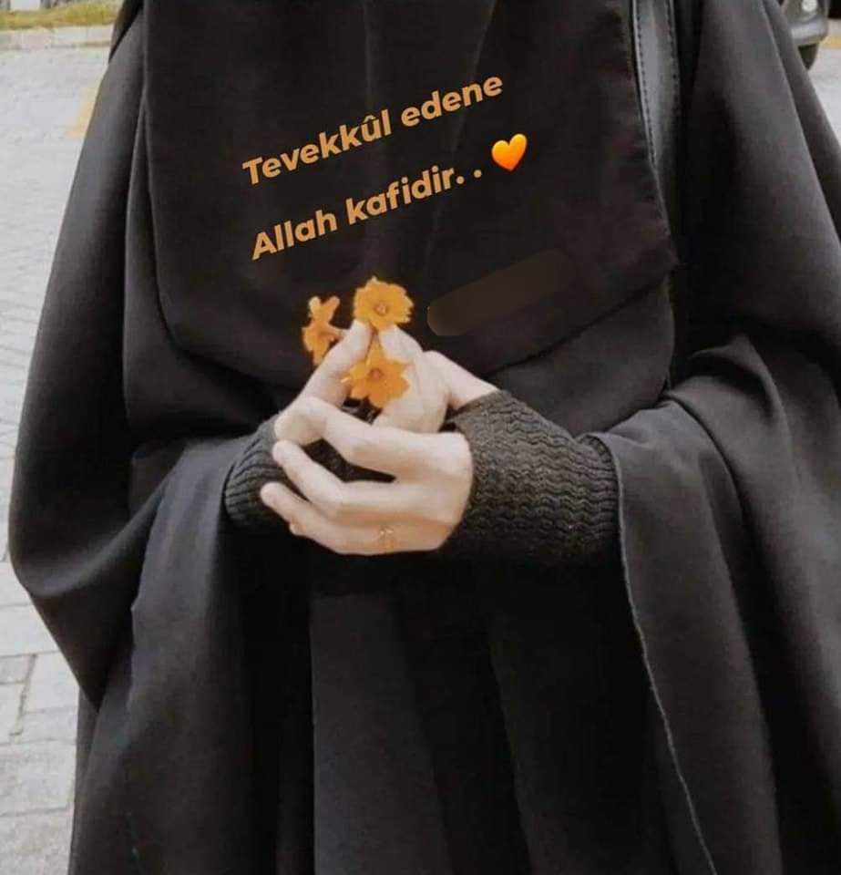 Kul'a elini açınca dilenci
Allah'a el açınca dileyen oluyorsun..

Dile “Rabb'inden” ne dilersen..🤲
Dilenci olmak istemezsen..

“Hak etmediğin zamanlarda bile..
  Allah sana yardım eder.”

  Allah'tan iste ve Allah'a Güven. .🧡. .