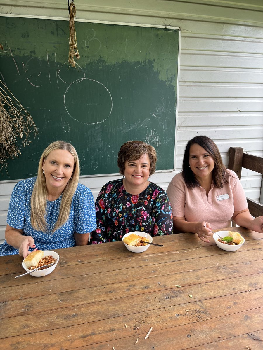 Principal Karyn Fitzgerald champions Berrima Public School’s Four Foundational Pillars for optimal growth and the Eat Well, Feel Well, Learn Well initiative over a hot lunch. The meal was both nutritious and delicious thanks to the school chef and the parent ambassadors.