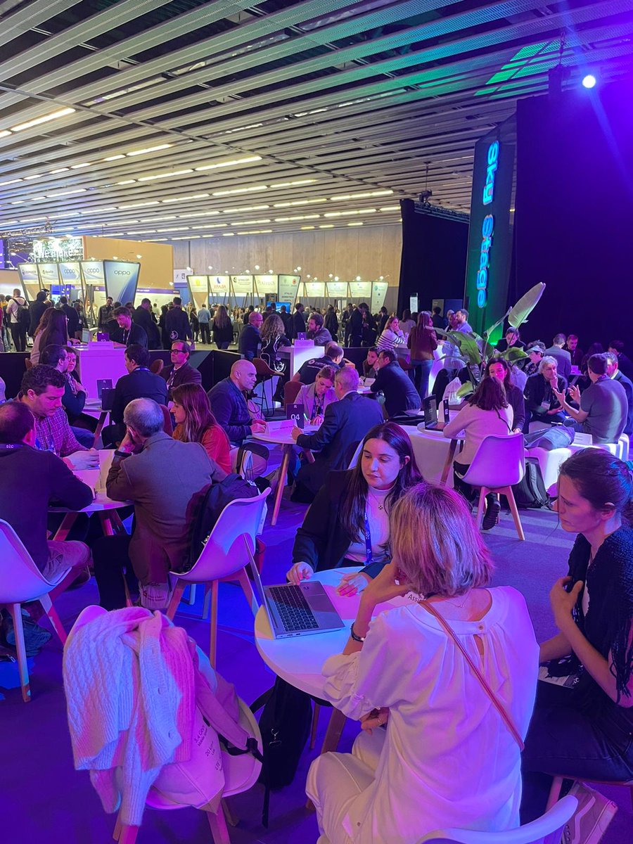 CSC_Consorci's tweet photo. 🏥 Torn de l'activitat 'Pitch the Hospitals', organitzada pel #ConsorciCSC per als membres d'#iNexesCSC!
🗣️ Un 'speed dating' entre equips d'innovació d'hospitals i empreses de l'àmbit de la salut. 🩺
#4YFN24 https://t.co/Q6FeneGAsP