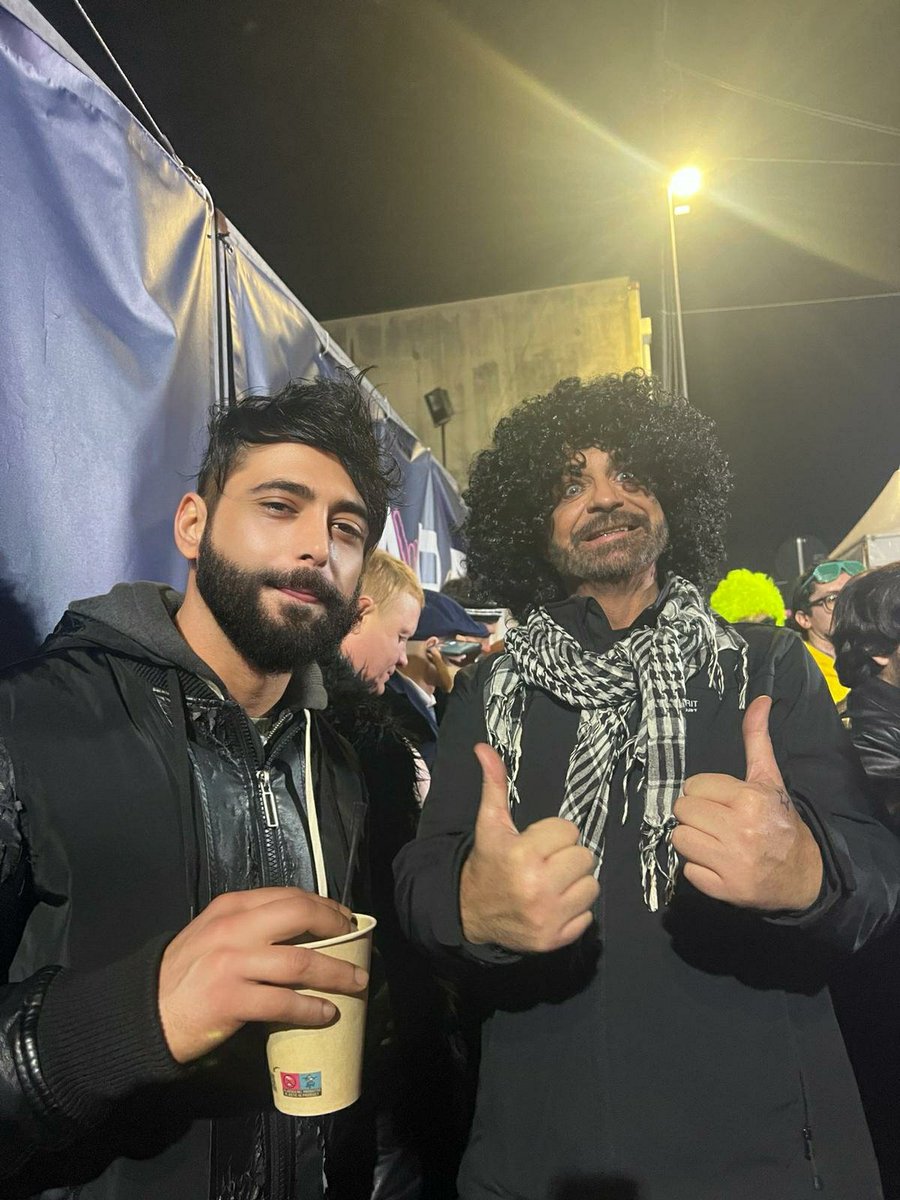 Muflone616's tweet image. Carnevale di Viareggio🍻😁👍