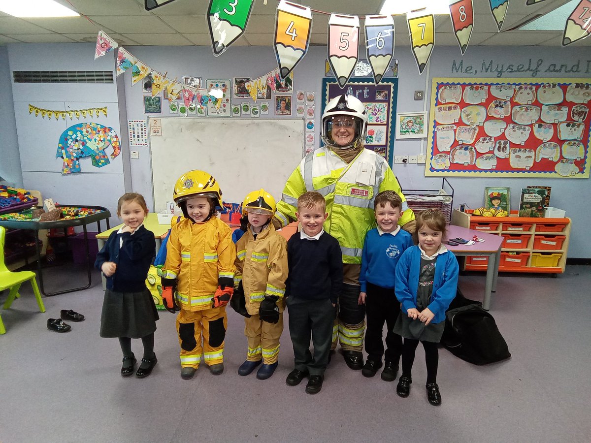 A big thank you to Tom from @LincsFireRescue for coming to visit @PenfoldNursery and @wash_fs2 today. The children were very keen to learn what firefighters do in their special job. @vbezone @CFO_LincsFire