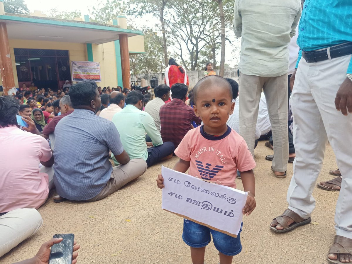 GilberAmos7's tweet photo. ஒன்பதாம் நாள் போராட்டம்

#சமவேலைக்குசமஊதியம்
#EqualPayforEqualWork
#sstaequalpayforequalwork
@mkstalin
@Anbil_Mahesh https://t.co/pw3AdGrr4Q