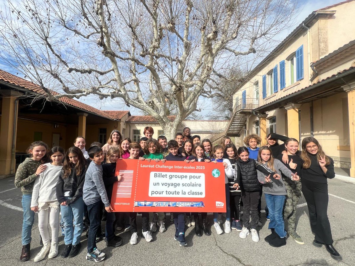 @TERSUD_SNCF a lancé un challenge expérimental Inter-Écoles !

🚊🌎 : initier les élèves au train, un mode vertueux et éco-responsable

5️⃣ projets éducatifs s'offrent ainsi une aventure en TER pour leur classe. 

👏🏻Bravo aux CM2 Ecole Beaudinard Aubagne qui iront en Arles en🚊