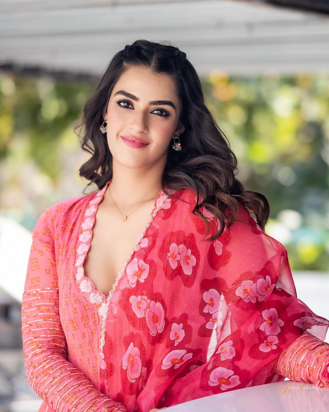 GHV4E9cbAAEF3aS?format=jpg&name=large