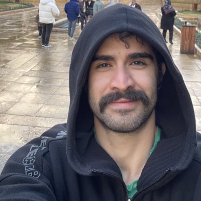 تویی برابر تو ، چشم در برابر چشم
در آن دو چشم پر از گفت و گو چه می‌بینی ؟
 
تو هم شراب خودی هم شرابخواره‌ی خود
سوای خون دلت در سبو چه می‌بینی ؟

#NewProfilePic