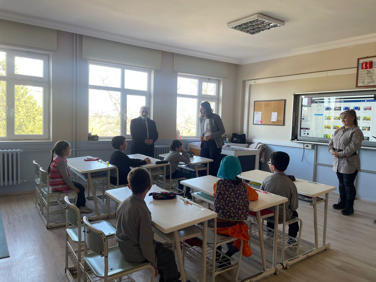 İlçe Kaymakamımız Fatma Turhan Keser beraberinde İlçe Milli Eğitim Müdürümüz Murat Çulfaz ile birlikte okulumuzu ziyaret ederek öğrenci ve öğretmenlerimizle bir araya geldiler.
<a href="/IlcePersembe/">Perşembe İlçe Milli Eğitim Müdürlüğü</a>