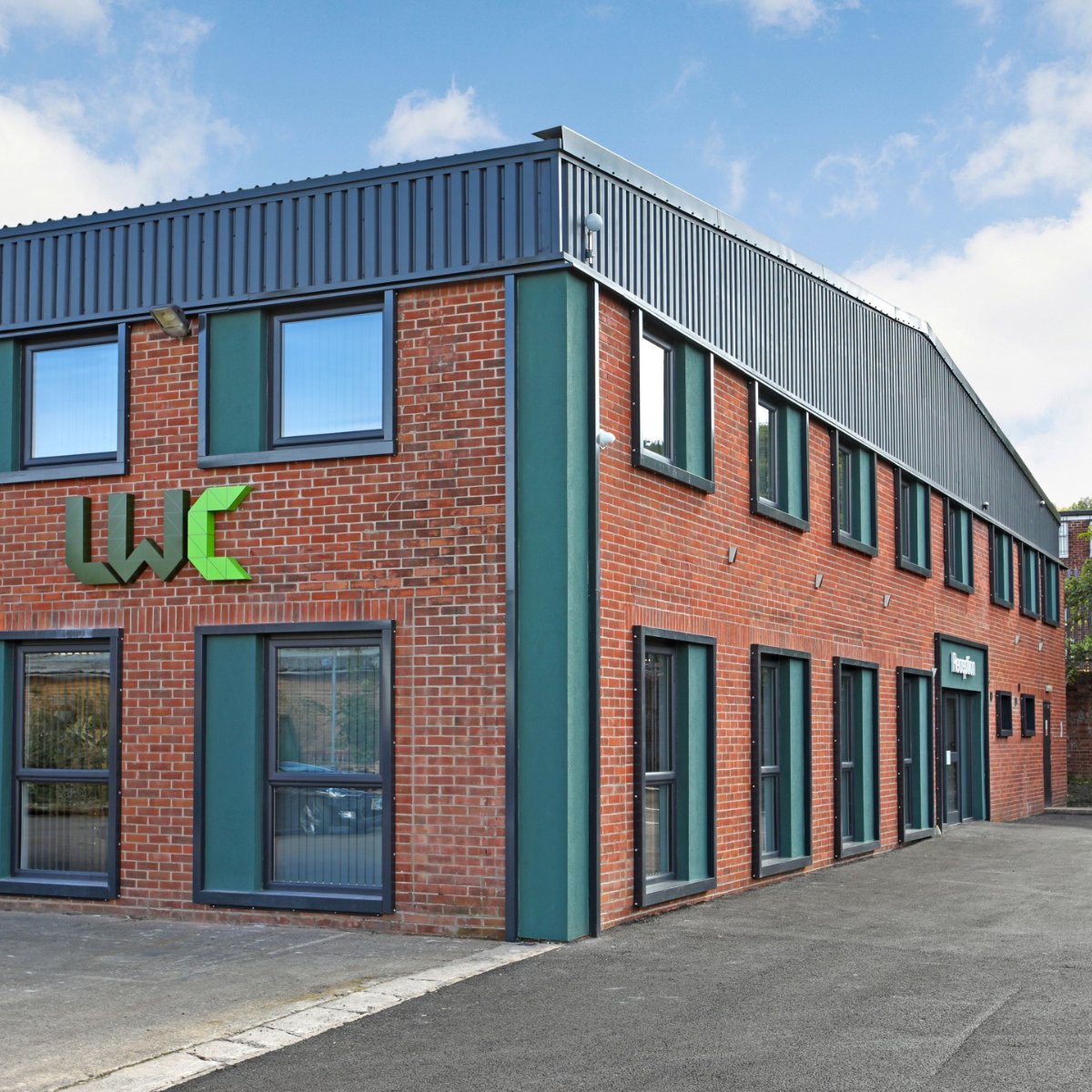 MartinWalshArch's tweet image. Our approach goes beyond revitalising old buildings.

Take a look at the HQ for Leeds Welding. Here we created a new look, modernised &amp;amp; delivered functional space.

Interested in giving an old building a new purpose, message us today! 

#CommercialProject #YorkshireArchitects