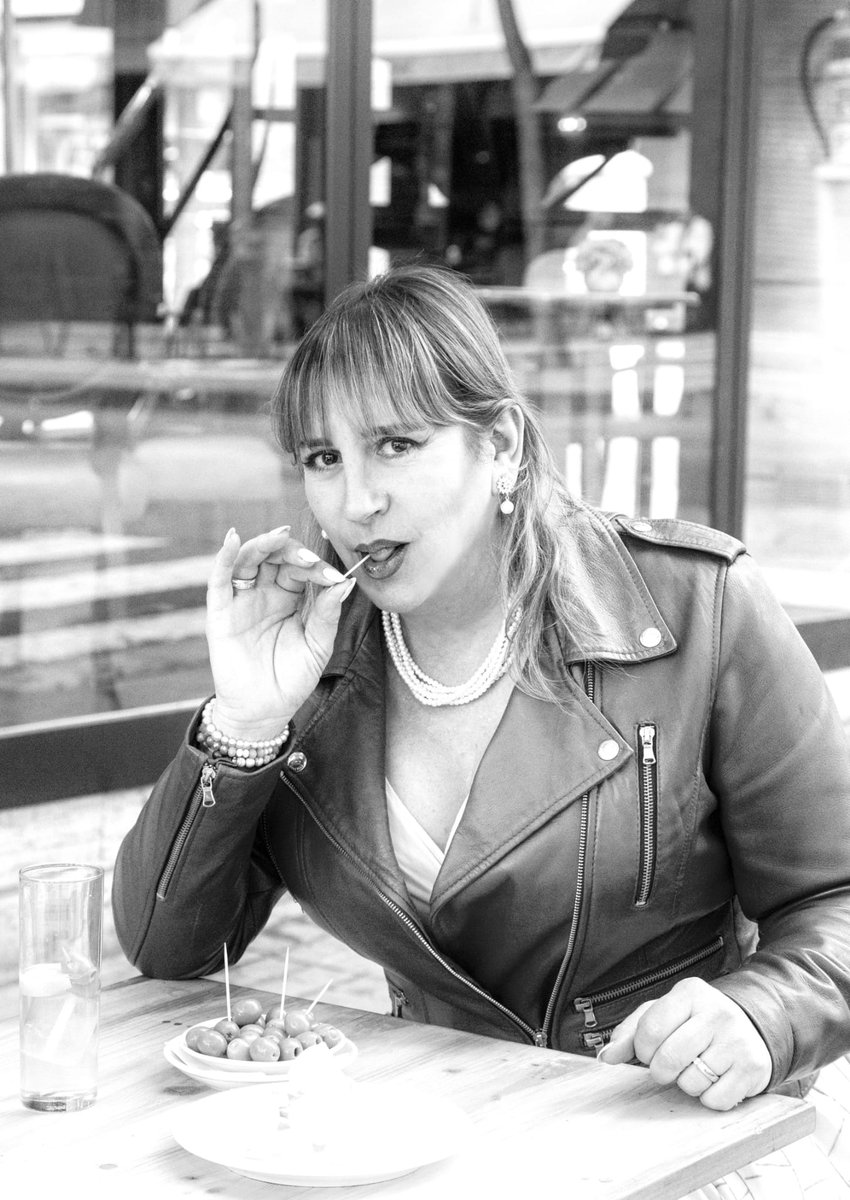 Ja m’entens (@jamentenscr) on Twitter photo 🏳️🌈🏳️⚧️ Amb l'activista <a href="/SilviaSicore/">💕💖 Silvia Sicore 💖💕</a> fem un repàs de cançons que han agafat els nostres insults i els han convertit en himnes (a partir del min 44) ccma.cat/3cat/si-tincom… 🏳️🌈🏳️⚧️ Amb l'activista <a href="/SilviaSicore/">💕💖 Silvia Sicore 💖💕</a> fem un repàs de cançons que han agafat els nostres insults i els han convertit en himnes (a partir del min 44) ccma.cat/3cat/si-tincom…