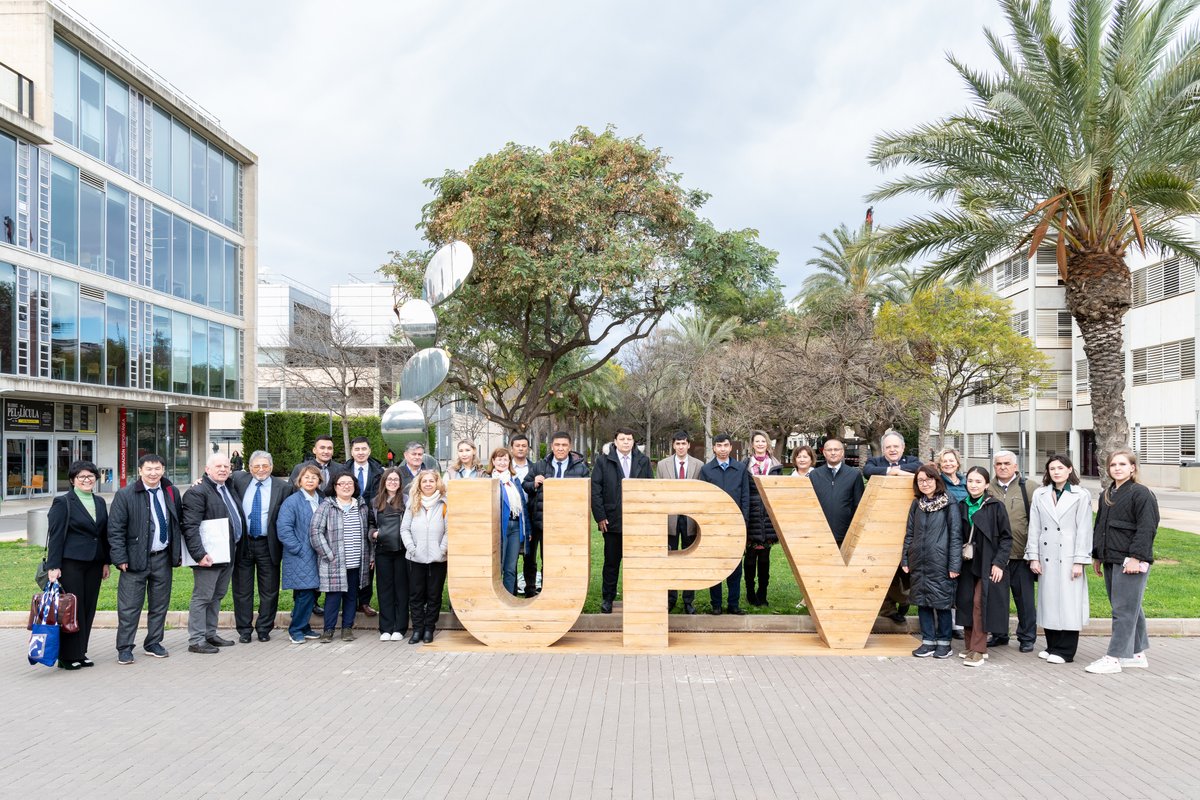 🙌Hoy celebramos el kick-off del proyecto #LESLIE que coordinamos desde el IIAMA y que busca: 
✅desarrollar 👩‍💻👨‍💻cursos y herramientas educativas digitales sobre “Gestión Sostenible de la #Tierra” que se integrarán en los programas de las universidades de Kazajstán y Uzbekistán.