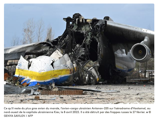 [Aviation] 27 fév. 2022 / 2024 • Destruction lors de l'invasion de l'Ukraine par la Russie de l'exemplaire unique de l'Antonov An-225 « Mriya » 🇺🇦 - avion gros porteur, le plus long et plus lourd du monde.
Premier vol : 21 déc. 1988. Présent au @parisairshow en 1989 #Antonov225