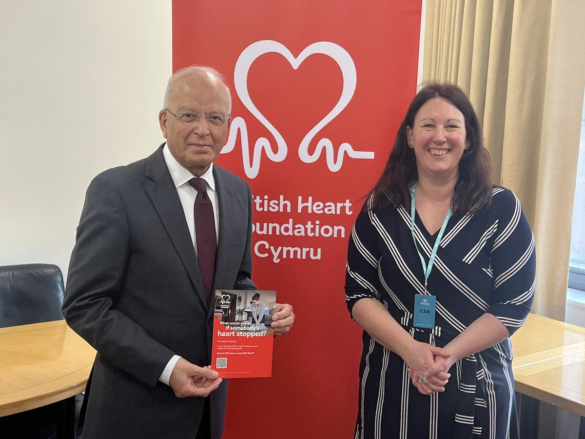 Diolch <a href="/AltafHussainSWW/">Dr Altaf Hussain MS</a> for coming along to meet <a href="/BHFCymru/">BHF Cymru</a> in the Senedd today.