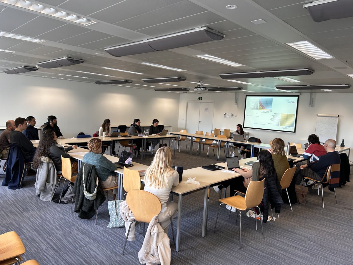 Nicolas hanquet (@nicolashanquet) on Twitter photo Today we have the luck to discuss with the great @Sophie_Lec at @uclouvainslbxl about how to prepare the after PhD during our midi du CorSci. Great advices! Tips (in French) > go follow her and subscribe to her very cool newsletter ! <a href="/lyd_denis/">Lydie Denis</a> @gaboritnathan Today we have the luck to discuss with the great @Sophie_Lec at @uclouvainslbxl about how to prepare the after PhD during our midi du CorSci. Great advices! Tips (in French) > go follow her and subscribe to her very cool newsletter ! <a href="/lyd_denis/">Lydie Denis</a> @gaboritnathan