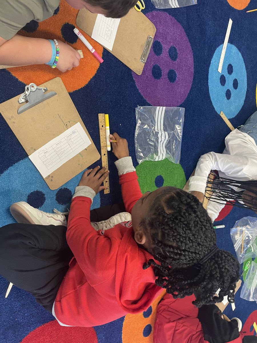 jsharbin1's tweet image. Mrs. Knight’s students measured objects using 2 units—inches and centimeters. They made comparisons &amp;amp; determined it takes more cm than in. to measure objects. @AMSTI_UM @AMSTI4all @dancer567827 @SueOConnellMath @OMIALSDE #MathinPractice