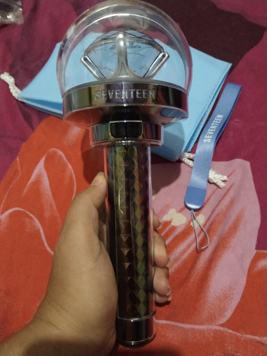 key_woohui's tweet photo. Seventeen light stick Version 3 
"Quitting sales seventeen "
-Never used
-onhand
-super good condition
-3k Payo 
-2800 7days reserved

#SEVENTEEN交換
#SEVENTEENLIGHTSTICK https://t.co/OqluCA42y9