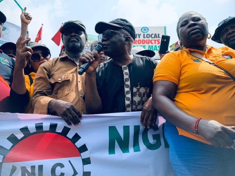 Femi Falana joins the  NLC rally against economic challenges in Lagos

#EndHungerProtest