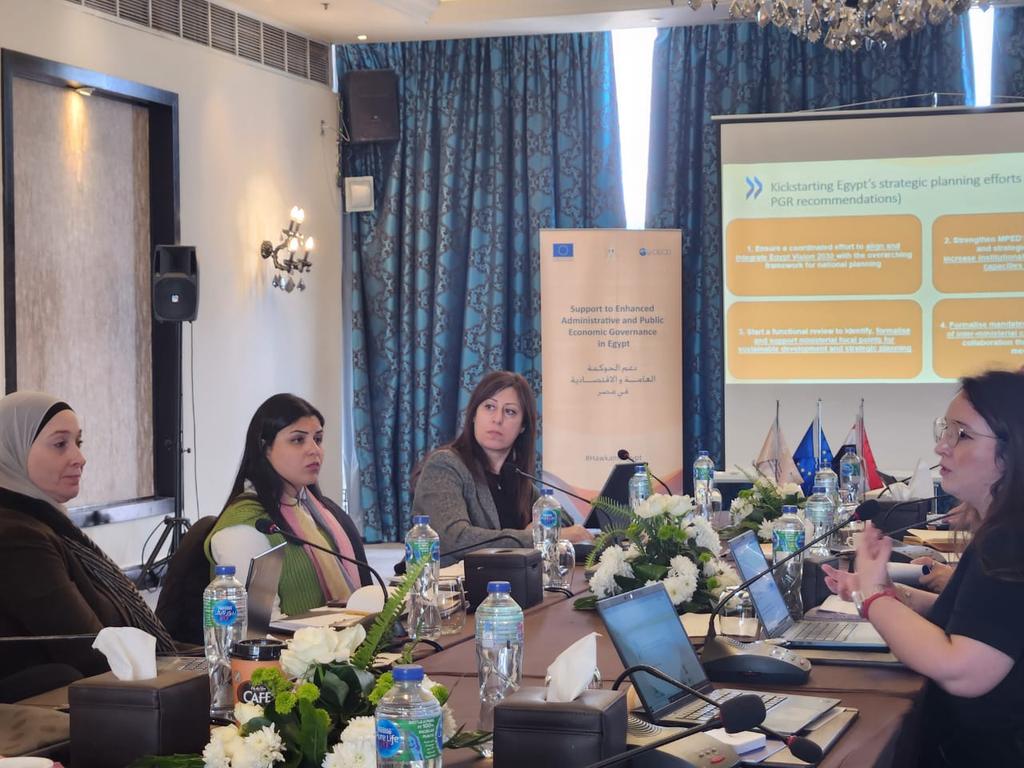 📢Towards developing a ✍ Road Map ➡️ to operationalise the #PolicyRecos in the OECD #PGR 🇪🇬 in support of #EgyptVision2030 -  @OECDgov & the Sustainable Development Unit in @MPEDEgypt discuss how to scale the impact of #EgyptVision2030 & leverage the #PlanningLaw 💡#HawkamaEgypt