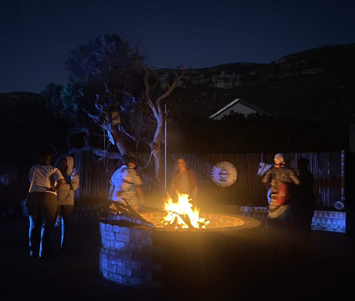 As a toast to the New Year, from January 19th to 22nd, we seized the opportunity as women and gender non-conforming people to come together for RISE: Resilience In Shared Endeavour. Read all about RISE here: afrikaburn.org/binnekringblog…

Photo: Kelly Franciscus