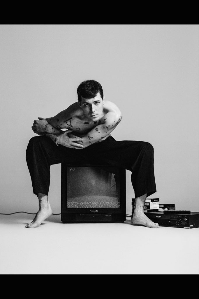 ⠀⠀⠀⠀⠀ ⠀⠀⠀⠀⠀
                                                  мы – соль земли.
                                                  вы – сор земли.
⠀⠀⠀⠀⠀