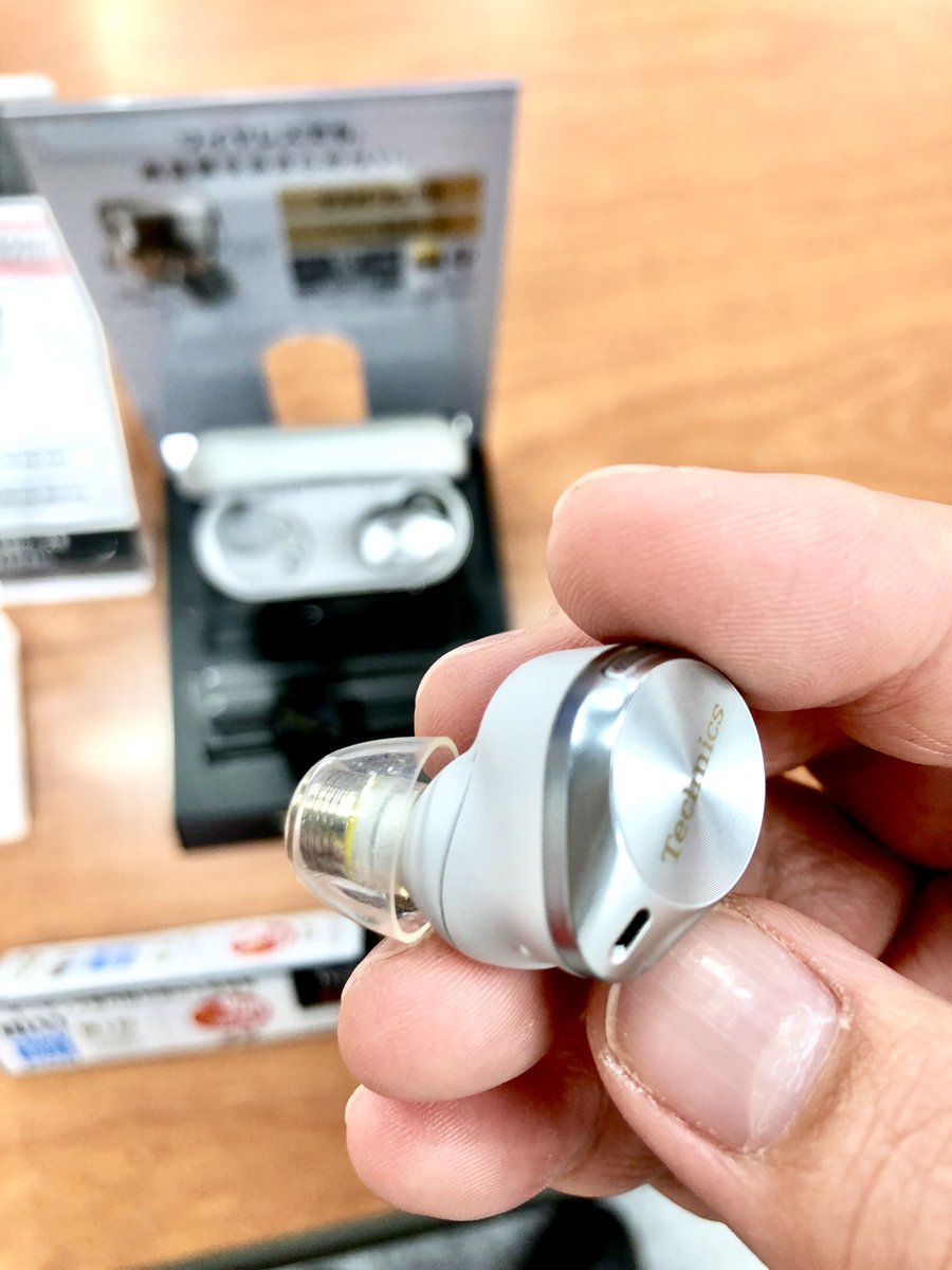 yodobashi_utsun's tweet photo. 【販売員おすすめ組み合わせ】
テクニクス #EAHAZ80 と金属軸のイヤーピース #コレイル を組み合わせると音の解像度がグンと上がります⤴️
オーケストラのサラウンドバックの音や、ポップスの低音の出方が変化します🎵
オーディオコーナーでは実際にお試しできます💁
➡https://t.co/5ePXuvCIYX https://t.co/dYqoTem7W8