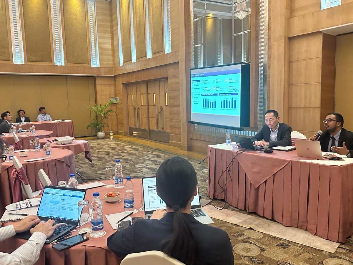 investindia's tweet photo. .@investindia, at a seminar organised by the Japan Chamber of Commerce and Industry in India (#JCCII), presented #NewIndia's growth story to top Japanese auto companies, emphasising the manufacturing ecosystem, India-Japan relations, and opportunities in the #auto & #EV sectors. https://t.co/bsghXWMwwD