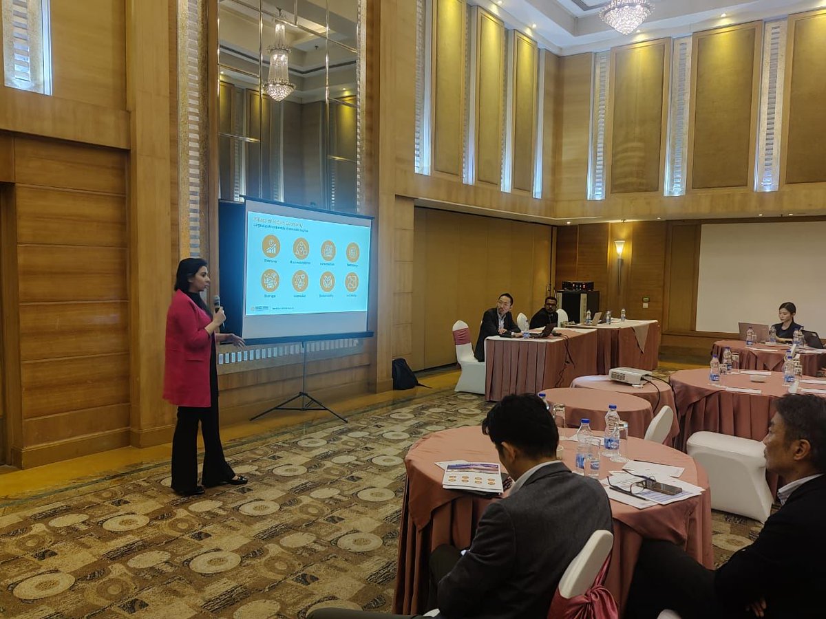 investindia's tweet photo. .@investindia, at a seminar organised by the Japan Chamber of Commerce and Industry in India (#JCCII), presented #NewIndia's growth story to top Japanese auto companies, emphasising the manufacturing ecosystem, India-Japan relations, and opportunities in the #auto & #EV sectors. https://t.co/bsghXWMwwD