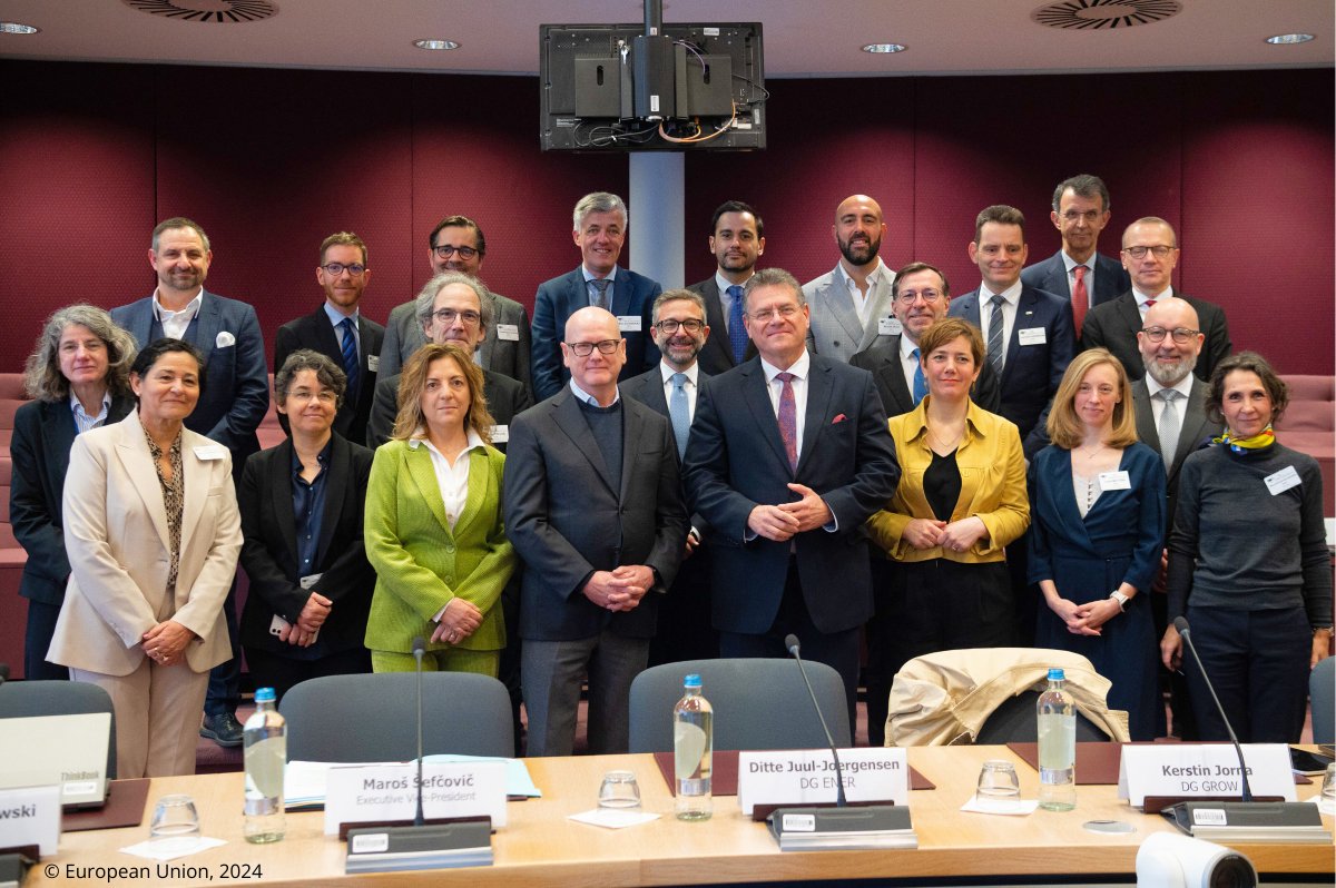 Our President Zbyněk Boldiš joined the 5th Clean Transition Dialogue on the European Green Deal Infrastructure yesterday with @EU_Commission Executive VP @MarosSefcovic 💡Electricity grids are a key part of enabling the energy transition, this should remain a priority.