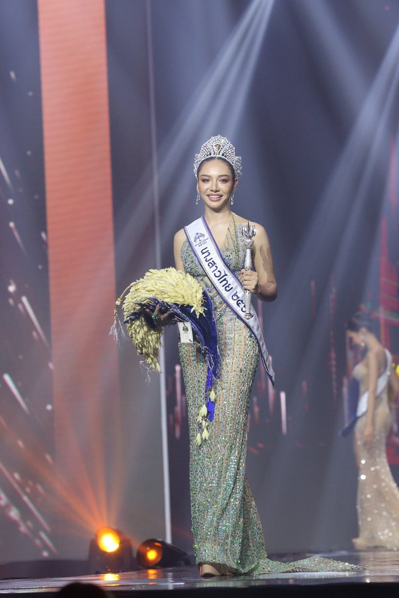 darnons4g's tweet photo. นางสาวไทย 2567 สาวงามผู้ครองมงกุฏได้แก่ MT 11 ดินสอสี พนิดา เขื่อนจินดา สาวงามจากเชียงใหม่ ในขณะที่ รองชนะเลิศอันดับ 1 เป็นของ MT14 ประจวบคีรีขันธ์ นิ้งค์ พรศิริกุล พั่วทา ส่วนผู้กองแคท อาทิติยา เบ็ญจะปัก  คว้ารองชนะเลิศอันดับ 2...
https://t.co/yTVctOnyBM https://t.co/NNyaUGhKrH