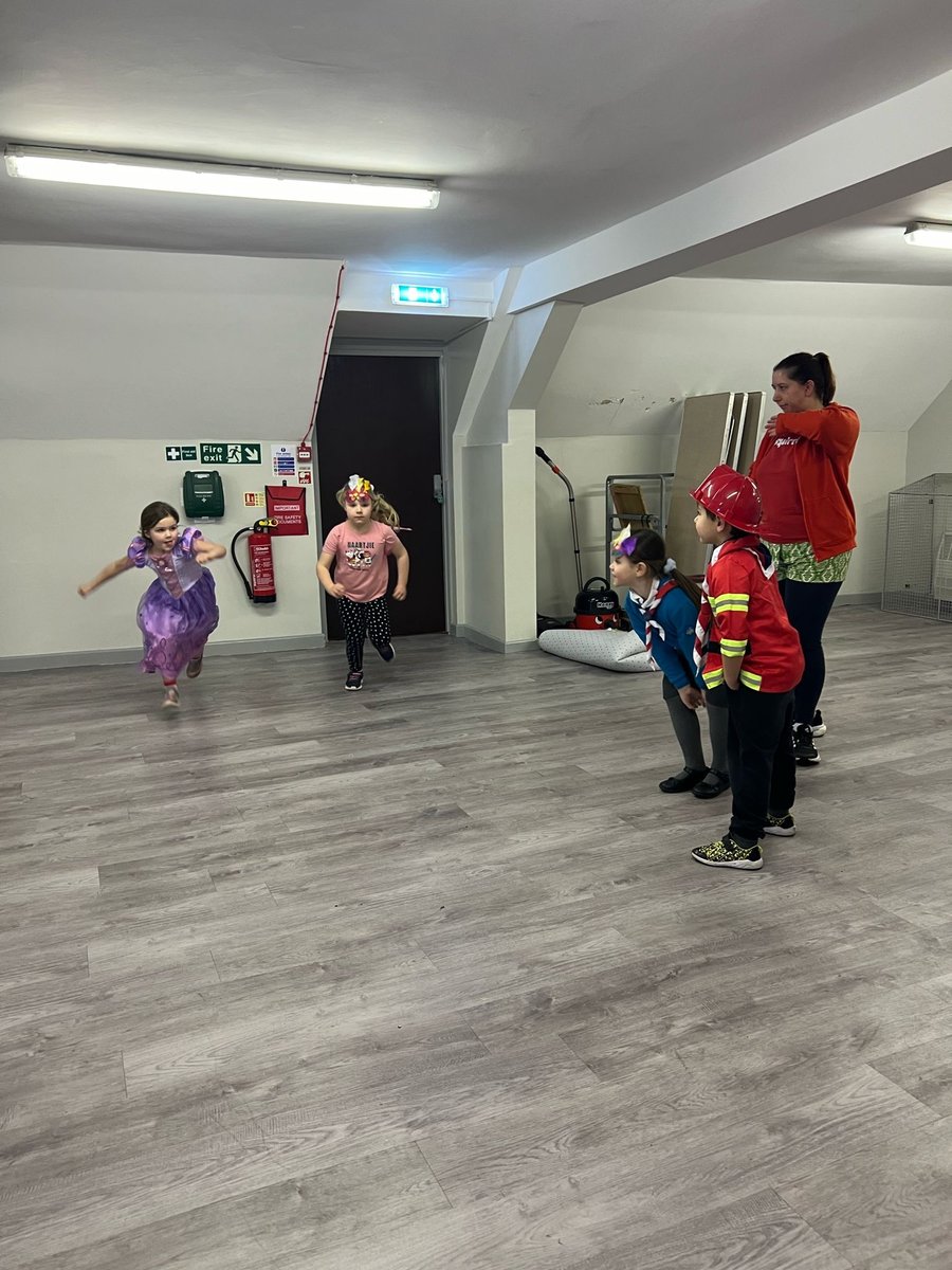 Our Squirrels dray were immersing themselves in carnival magic – from fancy dress to crafting vibrant masks and unleashing joy with exciting games! 🎭👗🎉 #SkillsForLife