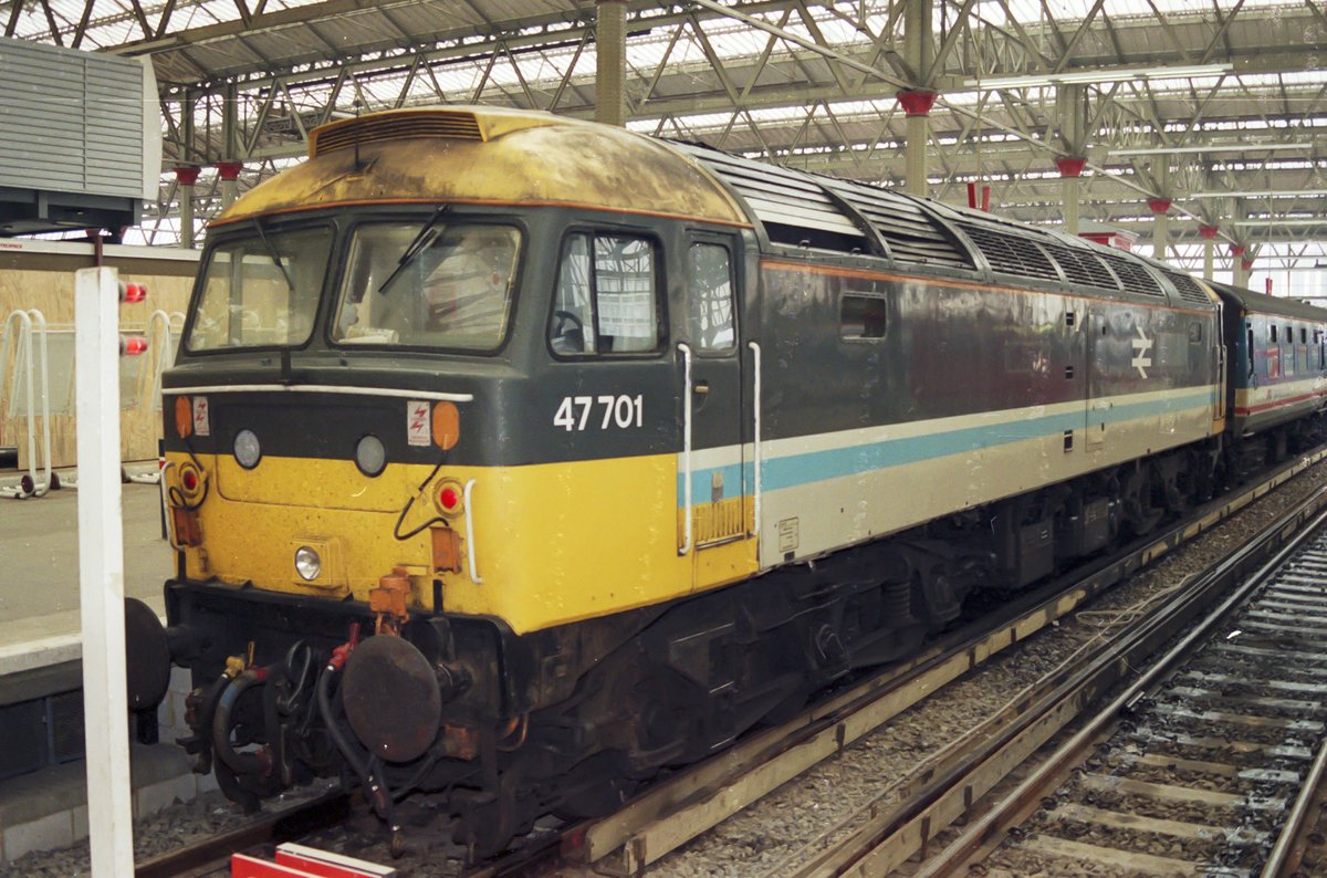 Scotrail liveried Class 47/7 47701 on the stops at Waterloo not long after being exiled from Scotland on 18/05/1991. #Class47 #Scotrail #Waterloo