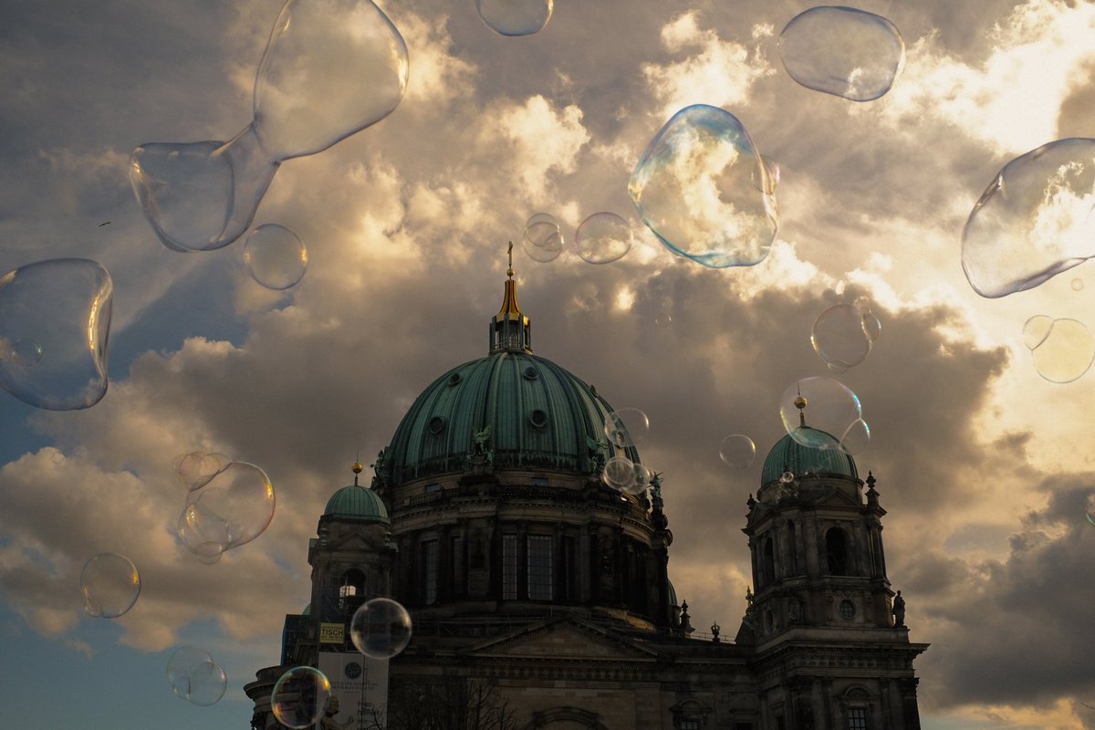 Isarusphoto's tweet photo. Berlin in February https://t.co/ggnjBuciDV