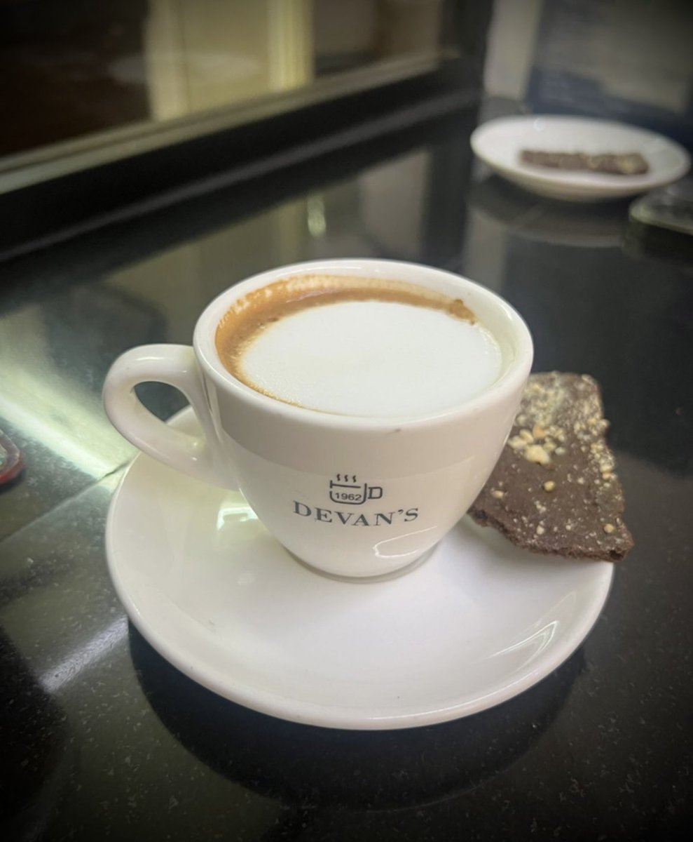 Singh_Glutton's tweet photo. @Ambarseriya Coffee telepathy 🫶🏻🫶🏻
22-g Must try #devans when in #delhi , iconic. #macchiato  @sabrr_shukarr https://t.co/e2aj2zF7t6