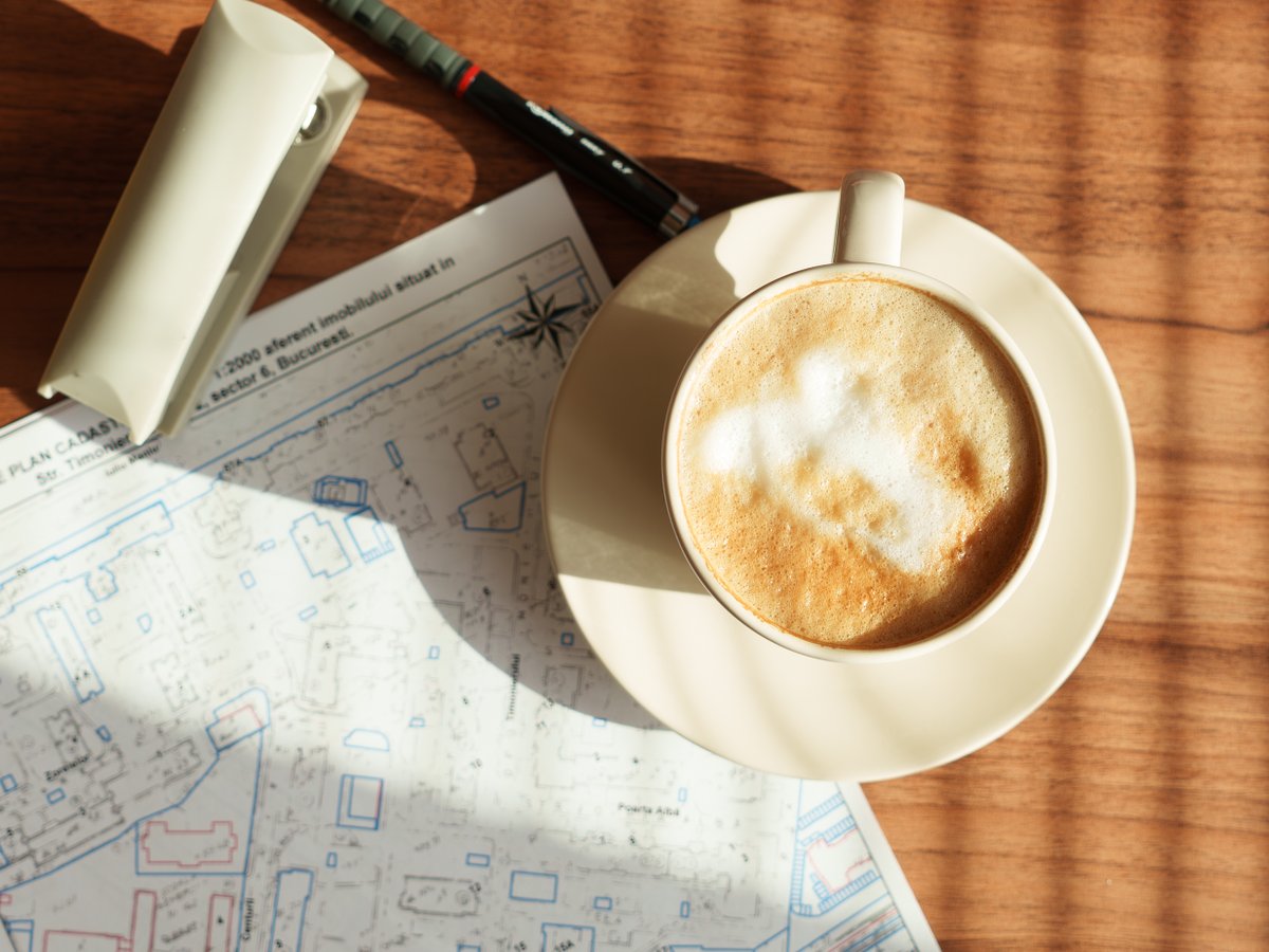 ImobAndaros's tweet photo. Am inceput ziua de marti cu o gura de cafea si o lista de sarcini de bifat ☕☺️

Saptamana usoara tuturor! 

#andarosimob #marti #lucrariinconstructii https://t.co/IuUkelmfNa