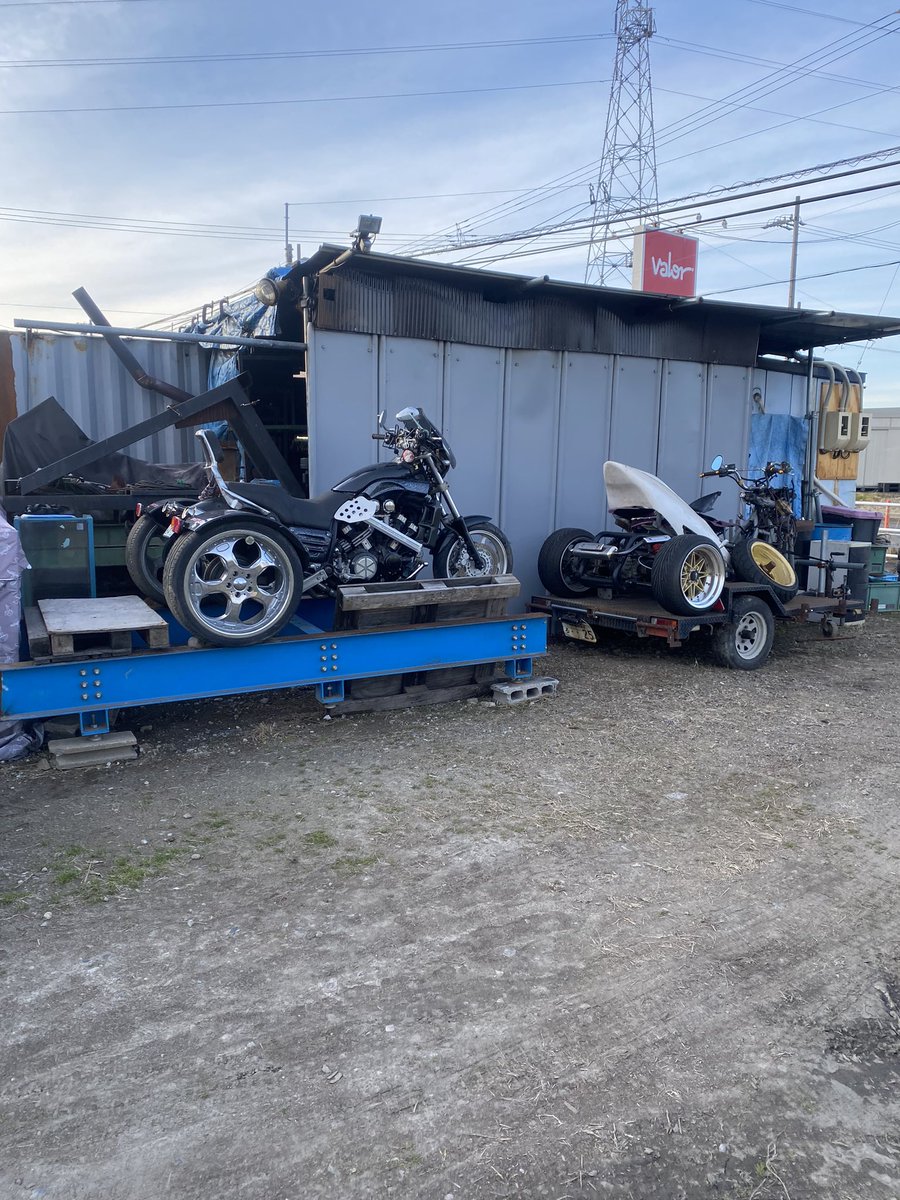 S26295302's tweet photo. 復活が楽しみV-MAX1200トライク👍コイツのマフラー音も最高だから…ずっと手離さない理由ね…あとは色々思い出あるし、俺が初めてトライクデビューしたのもコイツからやからな〜🤣www https://t.co/aN3cYpbLp3
